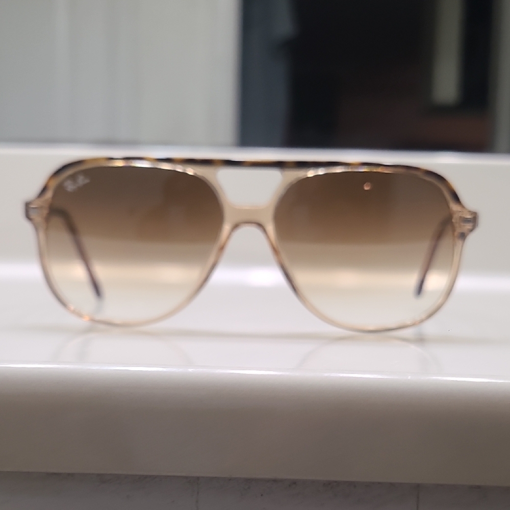 Ray-Ban Gold Aviator Sunglasses with Gradient Lenses